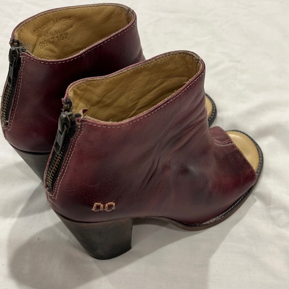 Bed Stu burgundy peel toe bootie size 8.5 - Picture 2 of 3